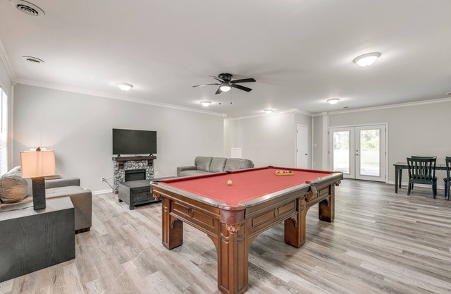 11 Mi to Fort Lee: 30-Acre Retreat w/Scenic Views