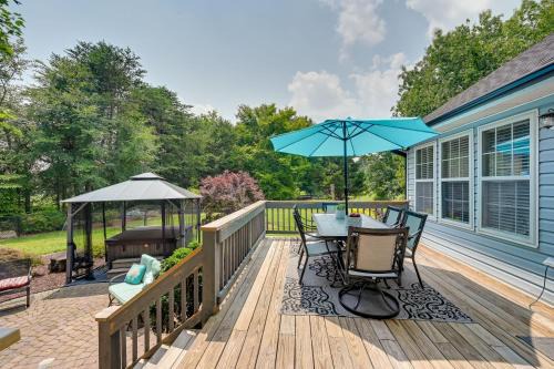 11 Mi to Greensboro Family Home with Hot Tub