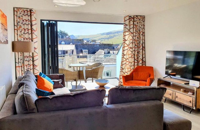 11 Putsborough - Luxury Apartment at Byron Woolacombe, only 4 minute walk to Woolacombe Beach!