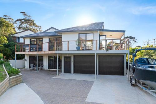 11 Warbler Crescent