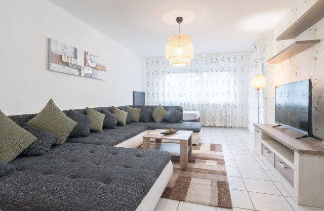 Apartamento Heike de 110 m2 con amplio balcón - alojamiento económico para trabajadores