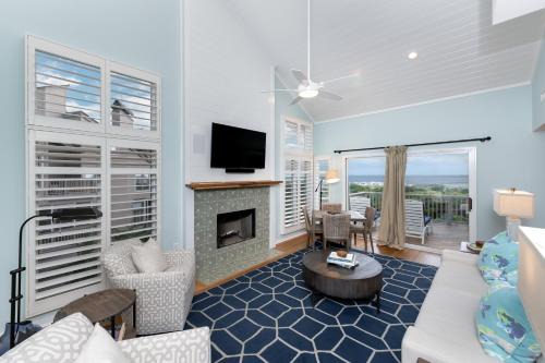 1120 Duneside Villa by Akers Ellis Rentals