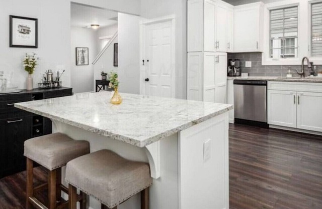 113) Cozy home + fenced in yard!