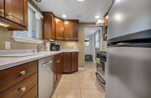 11528 Minhui · Peaceful 3b2b House in North Seattle/10 mins to UW