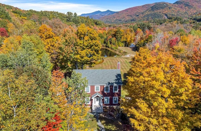12 Acre Mini Resort - Pond, Views, Hot Tub