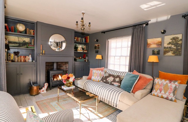 12 BANKS STREET, pet friendly, luxury holiday cottage in Horncastle
