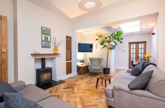 12 Emmerson Street · Stylishly Refurbished 2-Bed Home in York I Pass The Keys