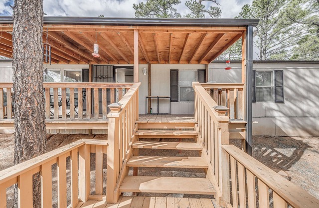 12 Mi to Ski Apache: Cozy Ruidoso Home w/ Grill!