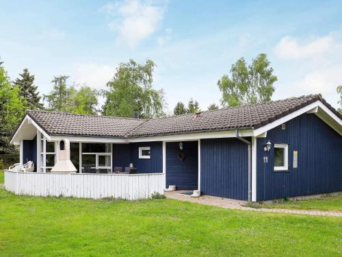 12 person holiday home in Væggerløse-By Traum