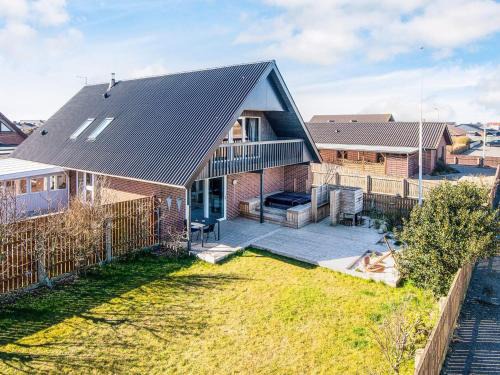 12 person holiday home in Thyborøn-By Traum