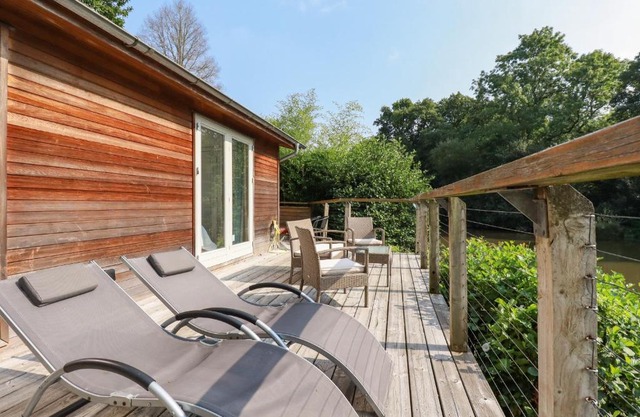 12 Water's Edge, Looe