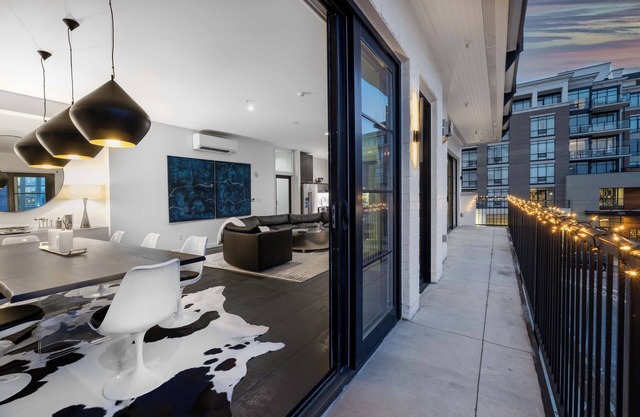 121 Hotel Floor 1 & 2 by AvantStay | Sleeps 34, 10 Units in Nashville