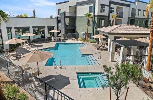 125 2 BR near State Farm & Parks w/ Gym & Heated Pool