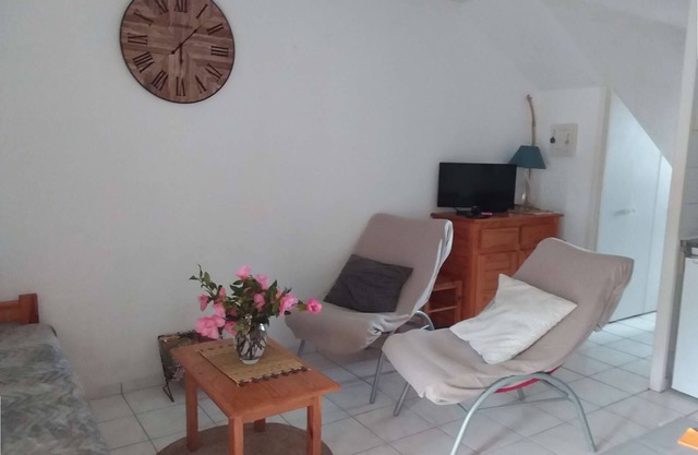 127 - Ground floor apartment by the beach