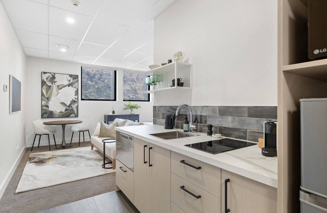 12th Avenue Queenstown Suite 14
