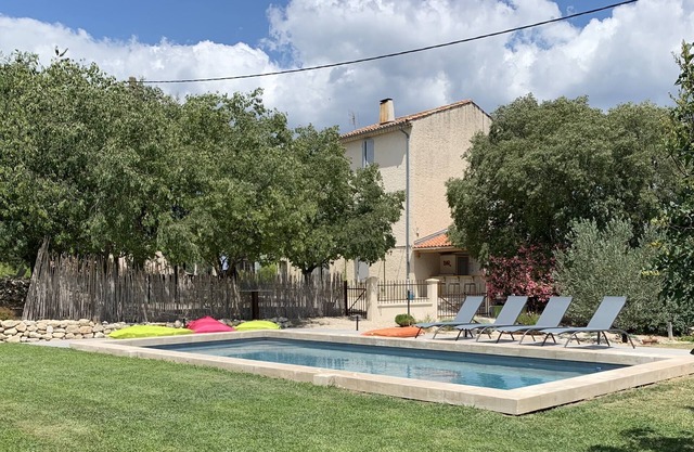 Casa de campo del siglo XII en una antigua propiedad agrícola (renovada en 2018)