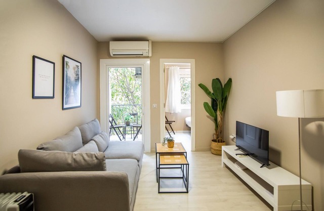 12TOGO1035 - Spacious Apartment near Camp Nou