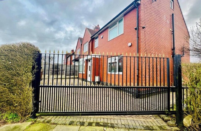 13 Guests - Free Parking - Manchester House
