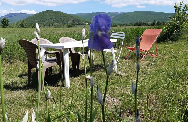 13-person apartment in Provencal farmhouse. Terrace with breathtaking view