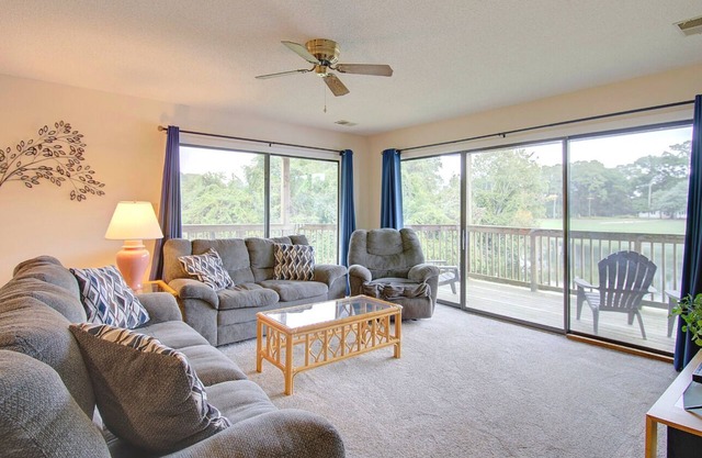 13C - Fairway Villa con vistas a Oyster Bay Golf Links