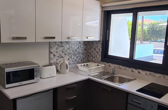 14 AN - 113 Nissi Twins Apartment