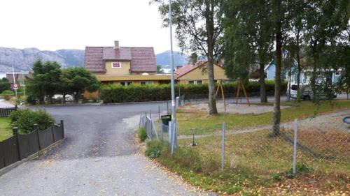 14 B