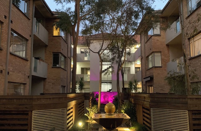 14 Chapel - A gorgeous garden apartment in St Kilda
