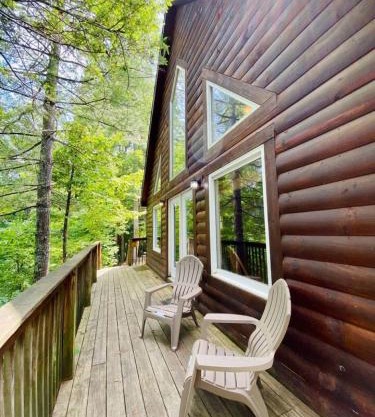 14 Guest 7 Bed 4 BR Lakefront Cabin w Hot Tub