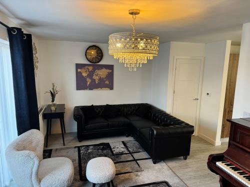 14 Lumb close