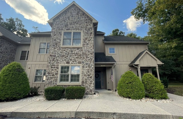 14080 Mountain View | First Floor Condo!