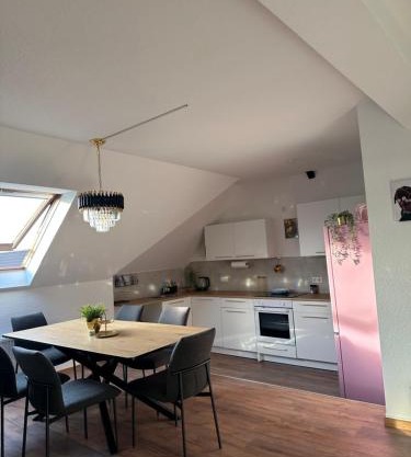 148qm Apartment, nähe Düsseldorf, 4 Schlafzimmer, privater Parkplatz