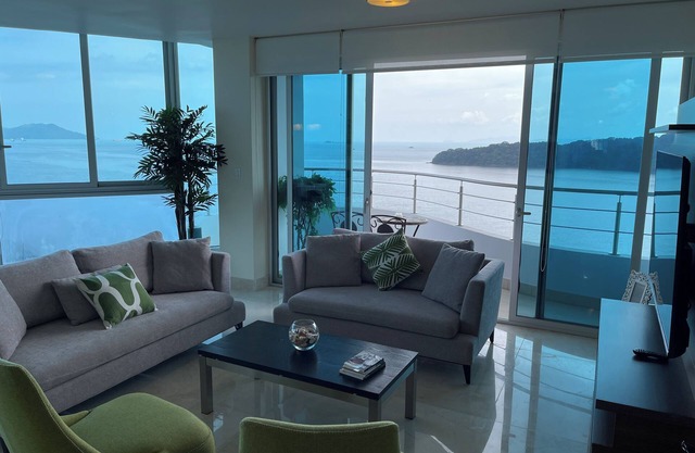 Vida de resort de lujo 14F, vista al mar