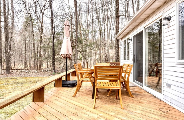 15-Acre Retreat in Hudson Valley with firepit and relaxing sauna