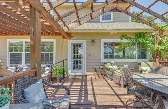 ¡NUEVO! Tulsa Area Home en 15 acres por el lago Skiatook!
