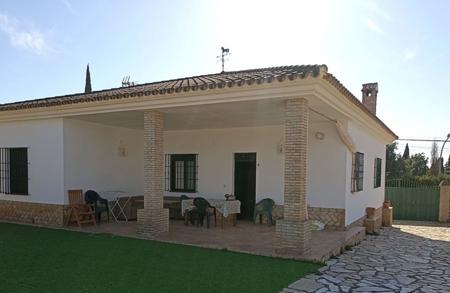 ¡A 15' de Sevilla! Gran Villa con piscina rodeada de naturaleza!
