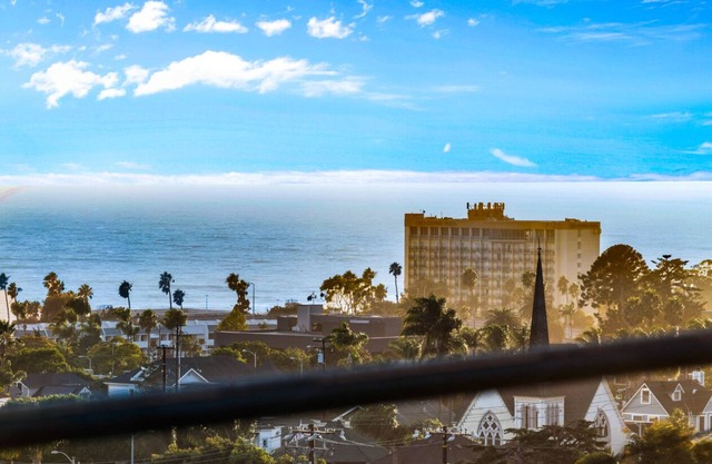 25% Off Sept 1-10! Clean & Comfy Beds, Ocean Views
