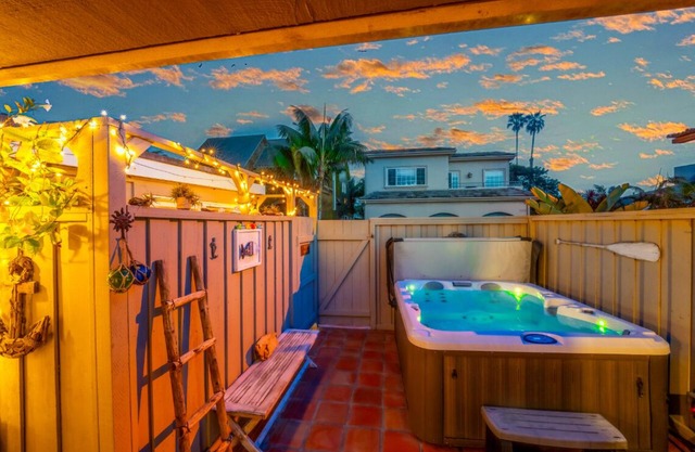 25%Off Aug 17-20 Comfy Beds, Walk 2 Beach -Hot Tub