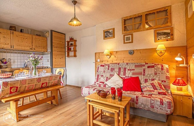 150m from resort center, 1st floor, balcony, tv, ski locker, 27m², Aussois