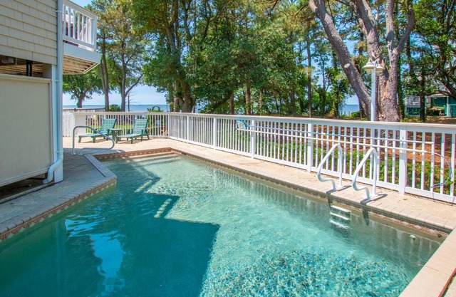 1538 - Gift Of The Sound by Resort Realty