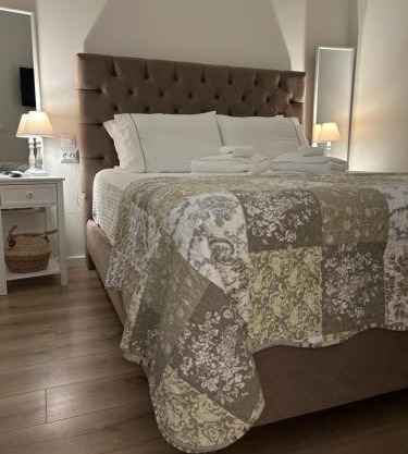 1571 SUITES A2