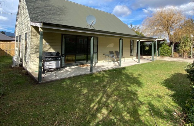 15b Caverhill Close