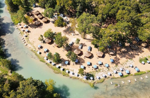 16 Blue River Camp - Glamping Cabin