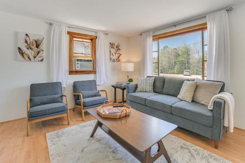 16 Mi to Sleeping Bear Dunes Cedar Home with Deck