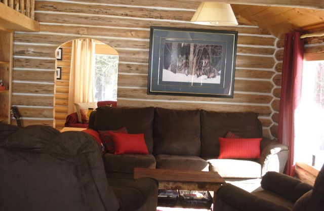 3 BD Family Off Grid Log Cabin Wilderness Getaway