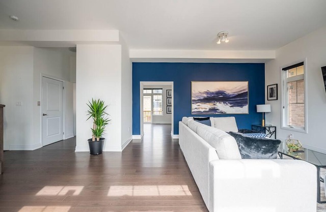 16 Minutes to Downtown Toronto Luxury Home