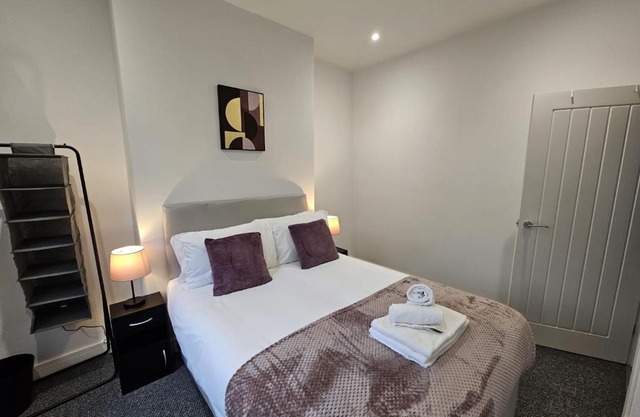 16 Newcastle street by Prestige Properties Serviced Accommodation