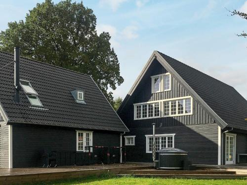 16 person holiday home in Aabenraa-By Traum