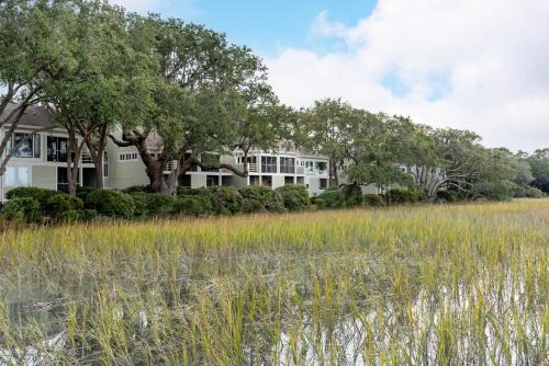 1716 Shelter Cove