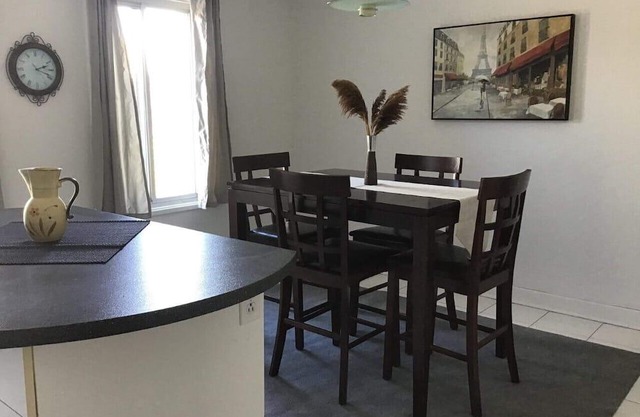 #175 Large 1 bedroom, Cozy and Bright Apartment