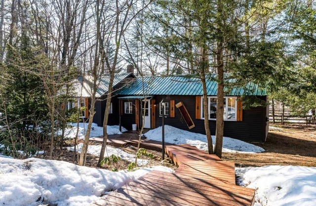 17SM · Renovated 1BR|Deck |Washer/Dryer